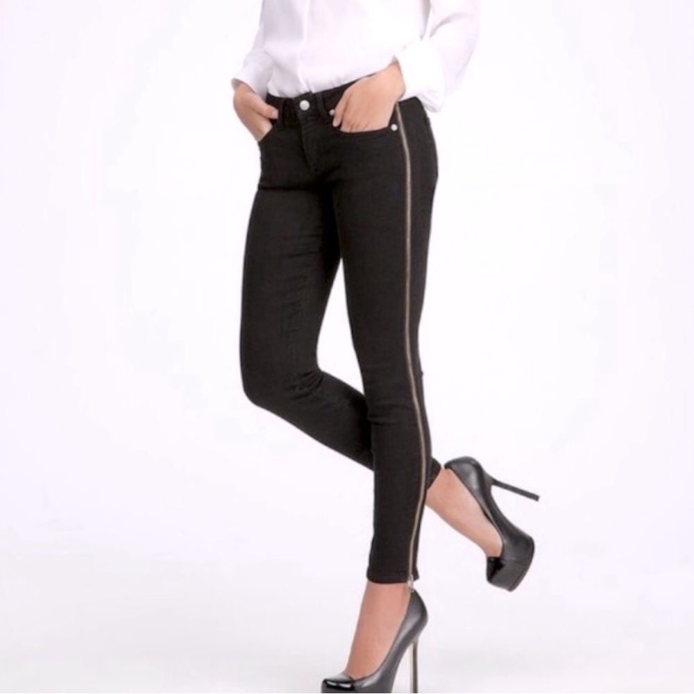 *FREE w/ PURCHASE: BEBE FULL ZIP ICON SKINNY JEANS black